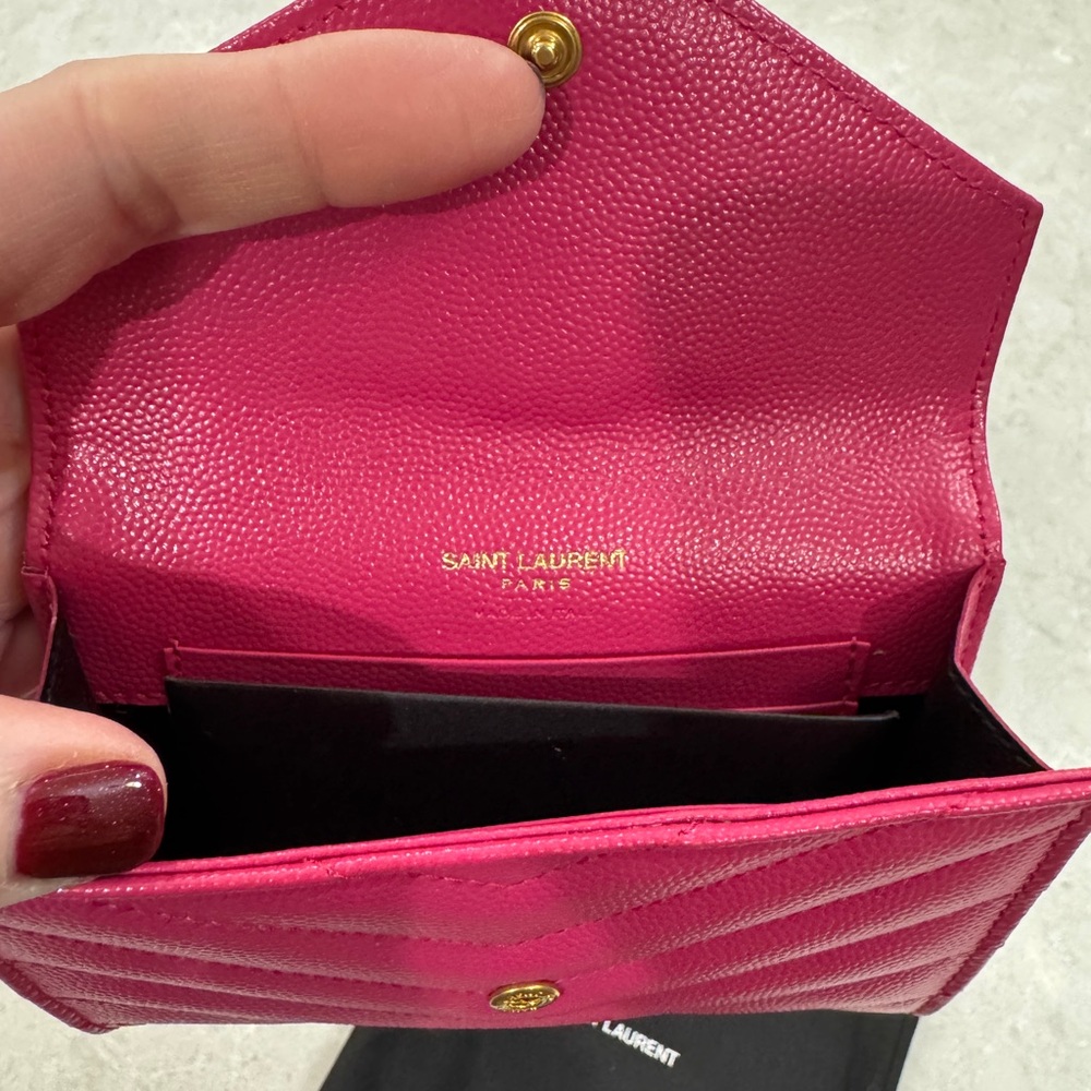 YVES SAINT LAURENT
Cassandre Matelasse Small Envelope Wallet Fuchsia - Picture 8 of 8